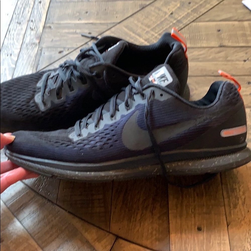 Men’s Nike Zoom Shield Pegasus 34